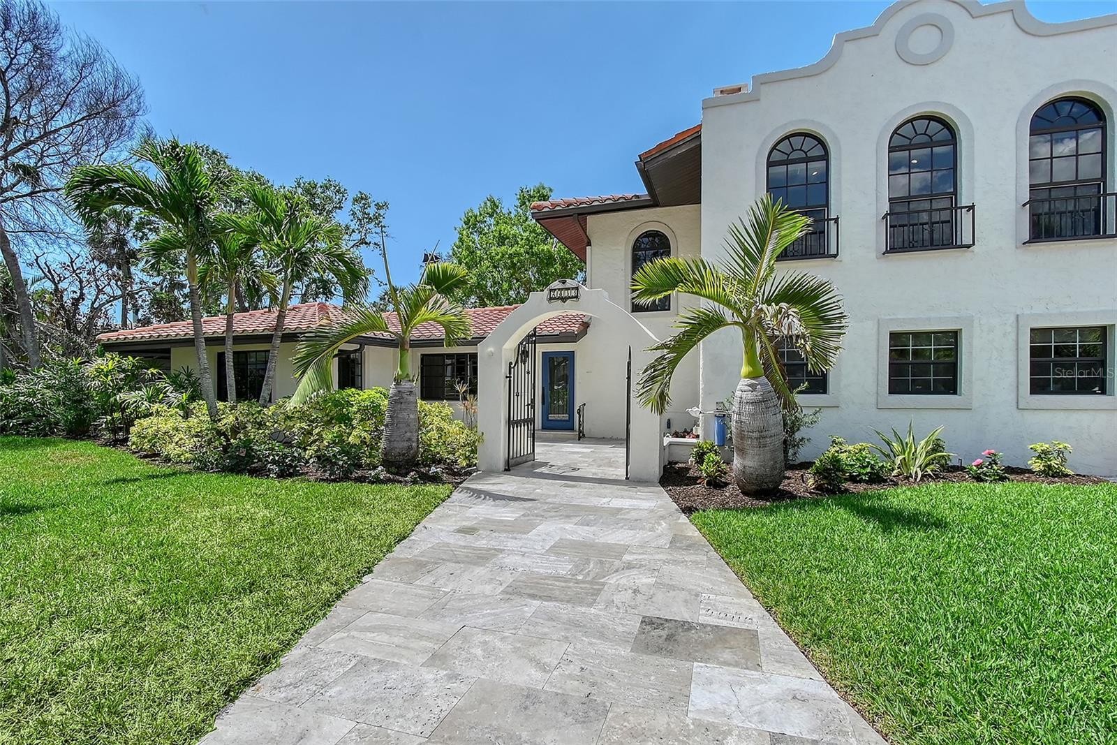 2833 Bay Shore Circle Sarasota