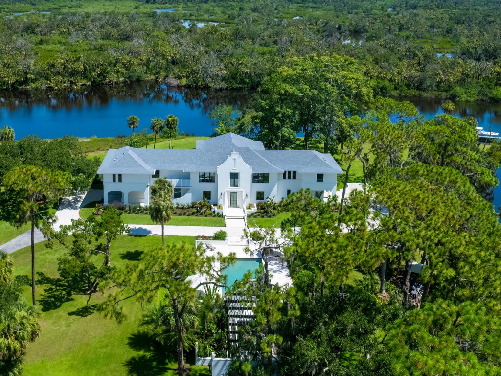 Stunning 30 Acre Estate