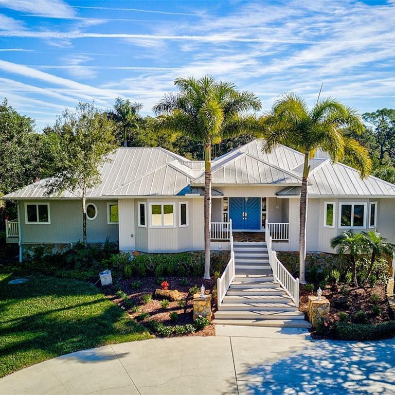Rarely Available on Phillippi Creek 4475 S. Shade Avenue Sarasota