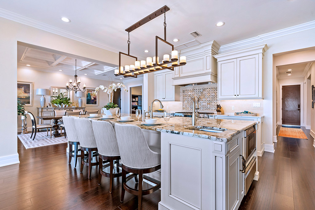 Summer House | 600 Wedge Country Club Shores Longboat Key Florida Bev Murray