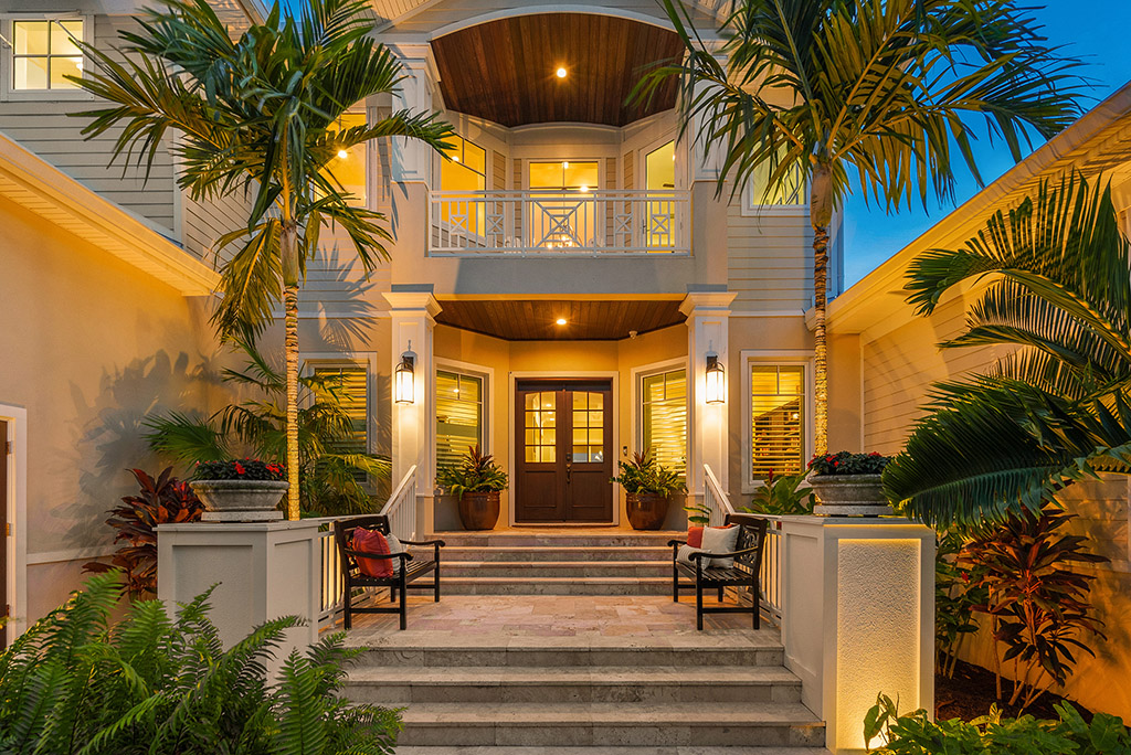 Summer House | 600 Wedge Country Club Shores Longboat Key Florida Bev Murray
