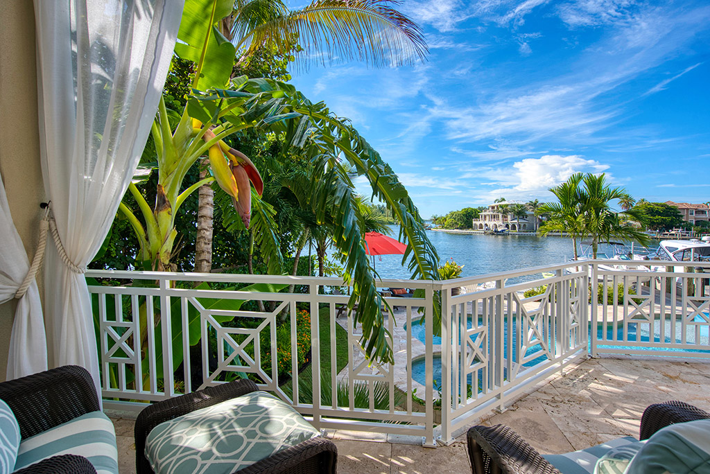 Summer House | 600 Wedge Country Club Shores Longboat Key Florida Bev Murray