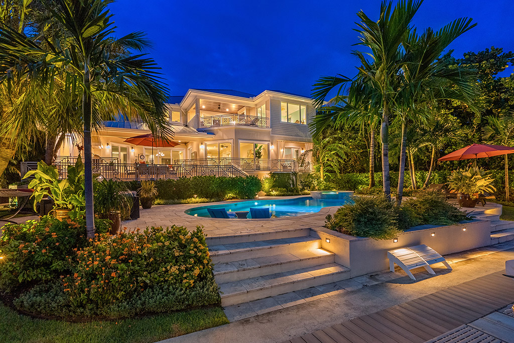 Summer House | 600 Wedge Country Club Shores Longboat Key Florida Bev Murray
