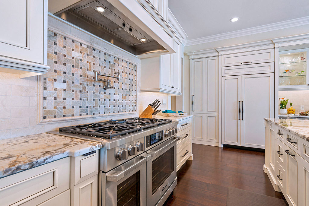 Summer House | 600 Wedge Country Club Shores Longboat Key Florida Bev Murray