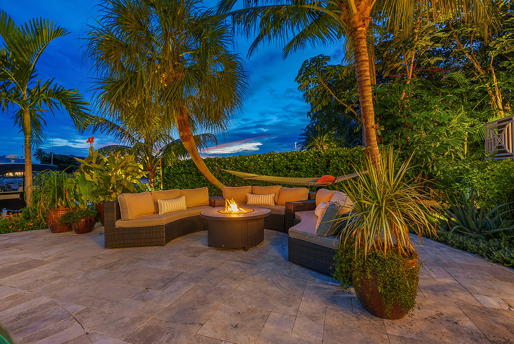 Summer House | 600 Wedge Country Club Shores Longboat Key Florida Bev Murray