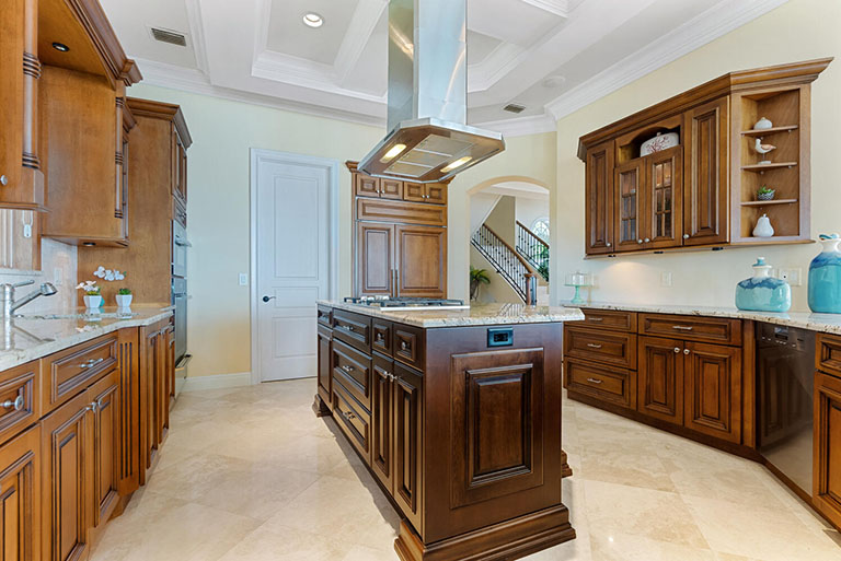 640 Rountree Dr, Longboat Key FL 34228