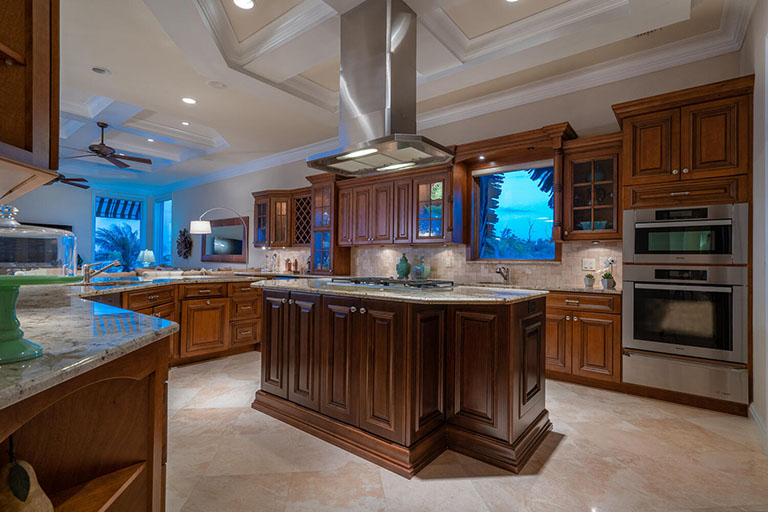 640 Rountree Dr, Longboat Key FL 34228